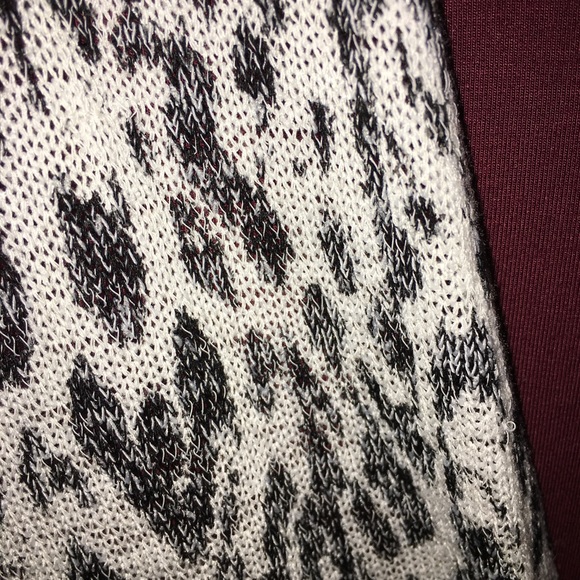 H&M black and white patterned cardigan - Picture 3 of 3